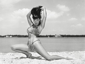 bettie-page-beach